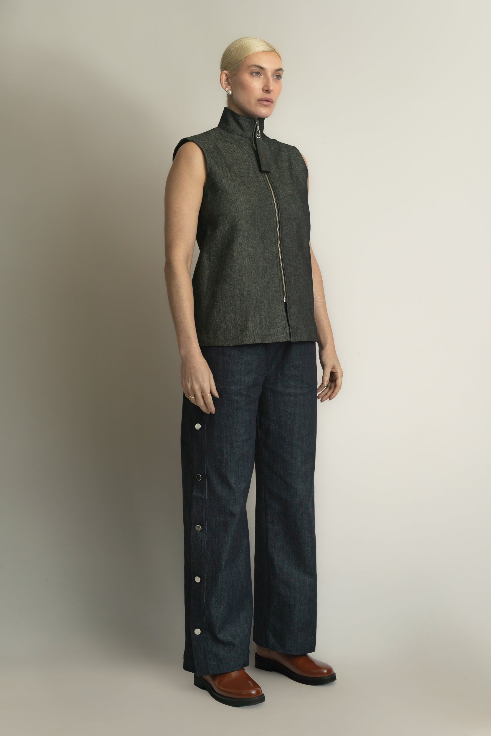 Haiden Vest in Ash Black