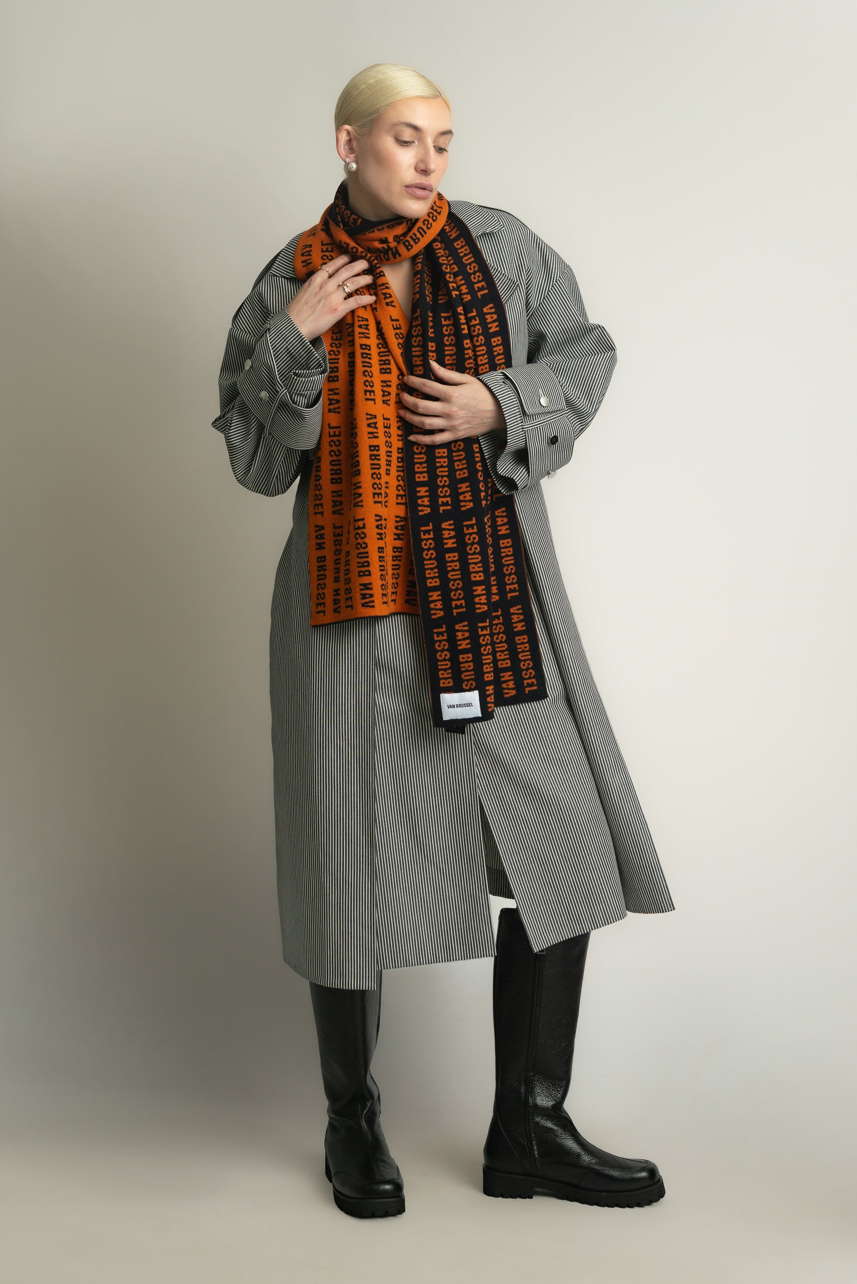 VAN BRUSSEL Wordmark Scarf