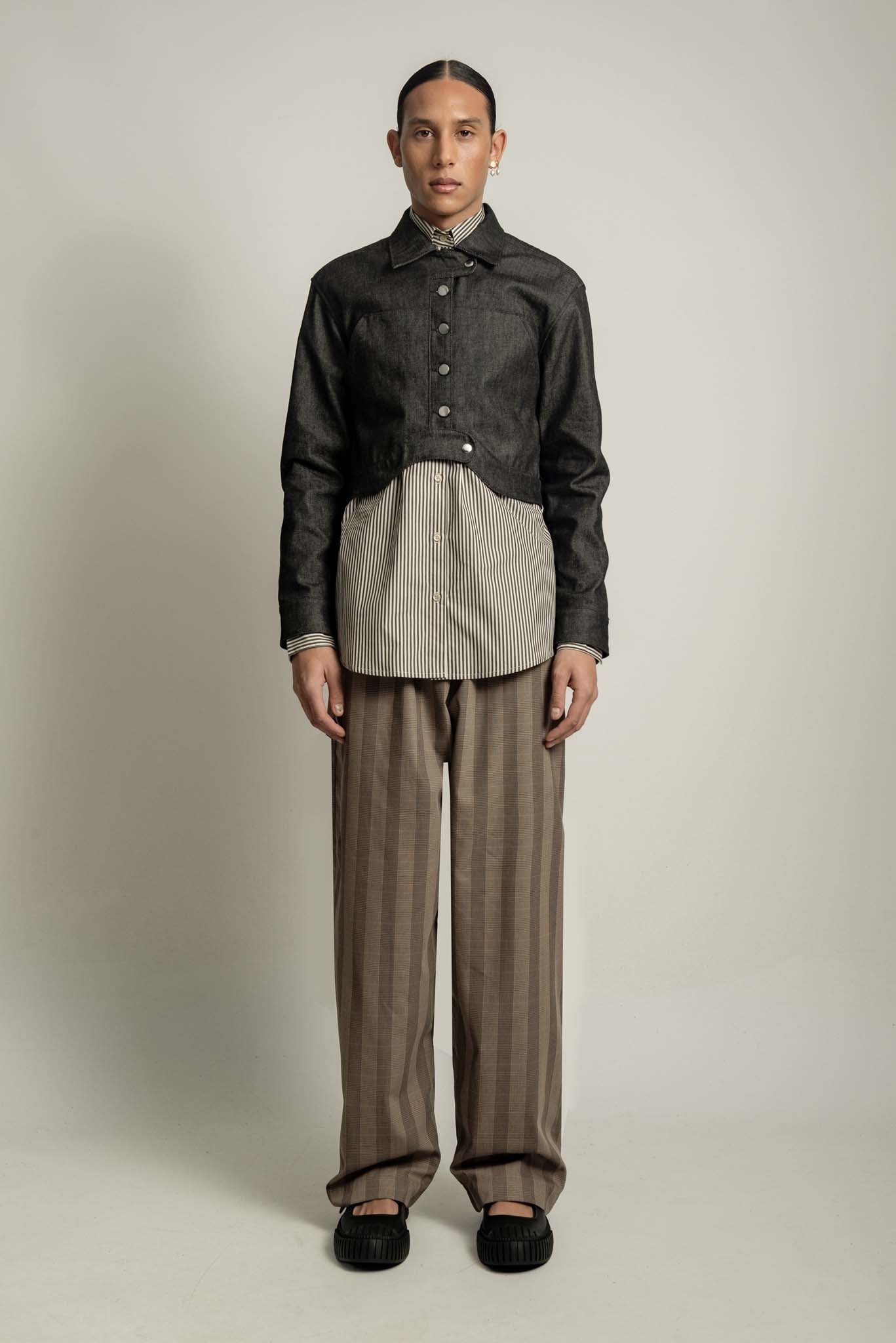 Nola Buttoned Biker Crop in Ash Black Denim