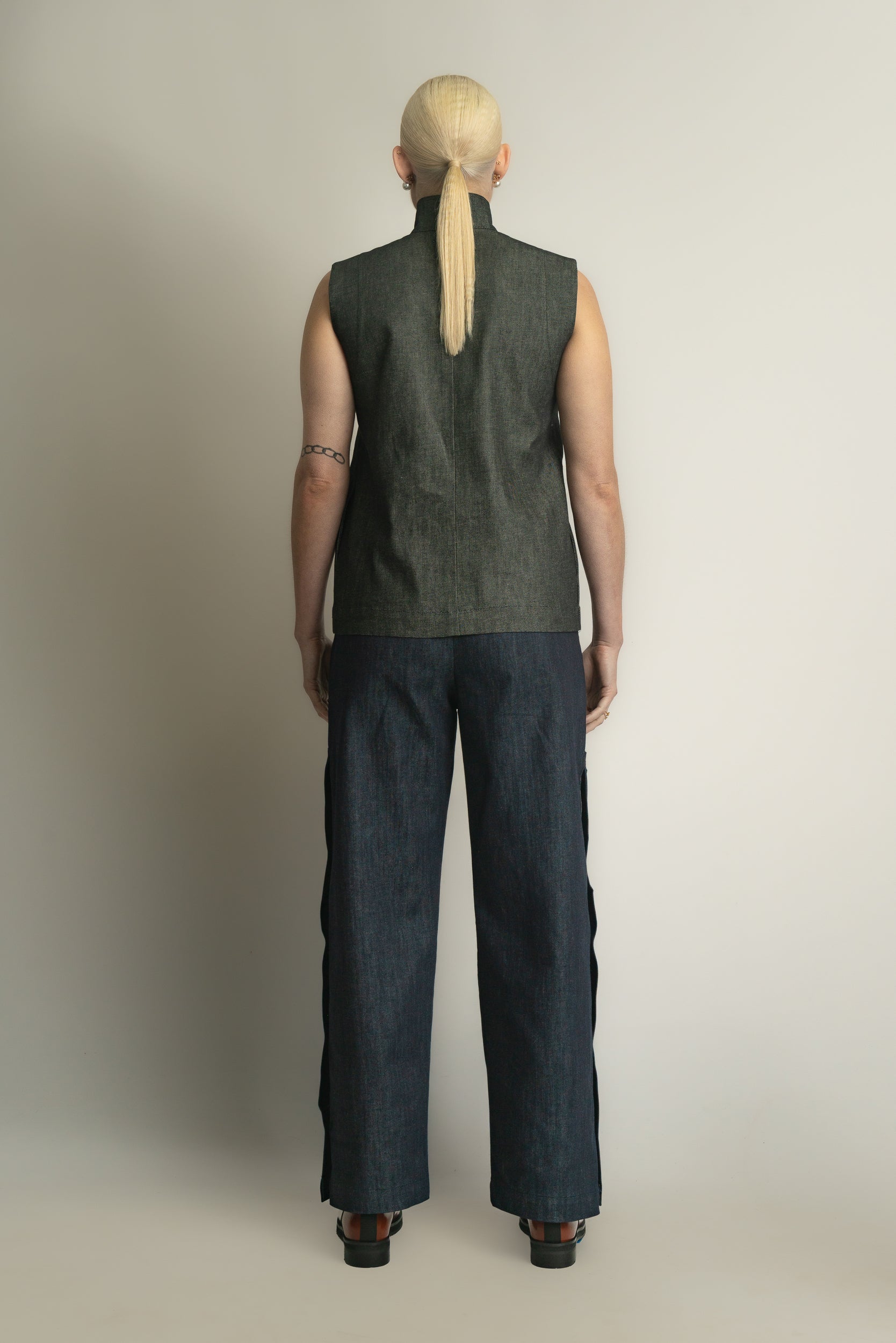 Haiden Vest in Ash Black