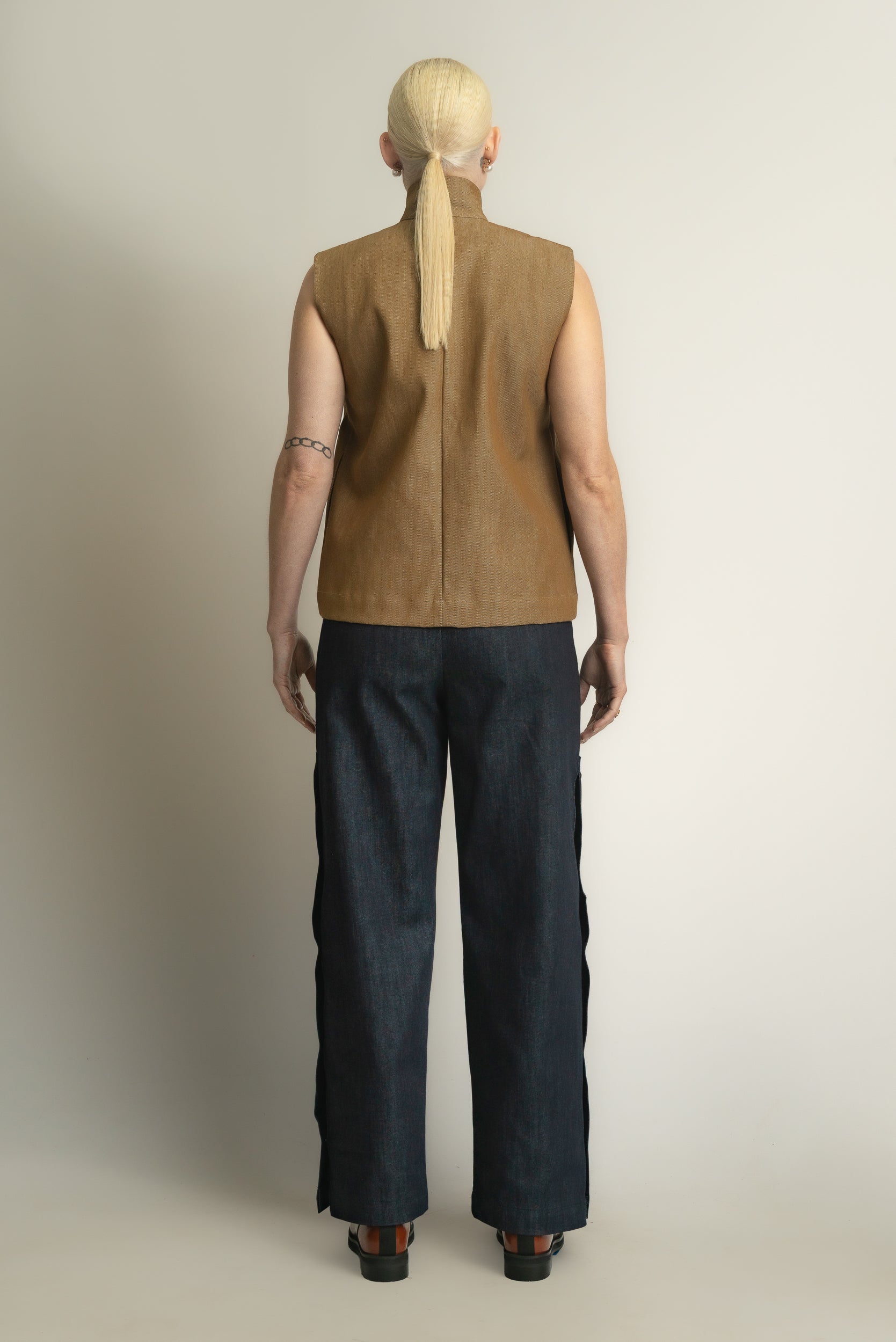 Haiden Vest in Sand