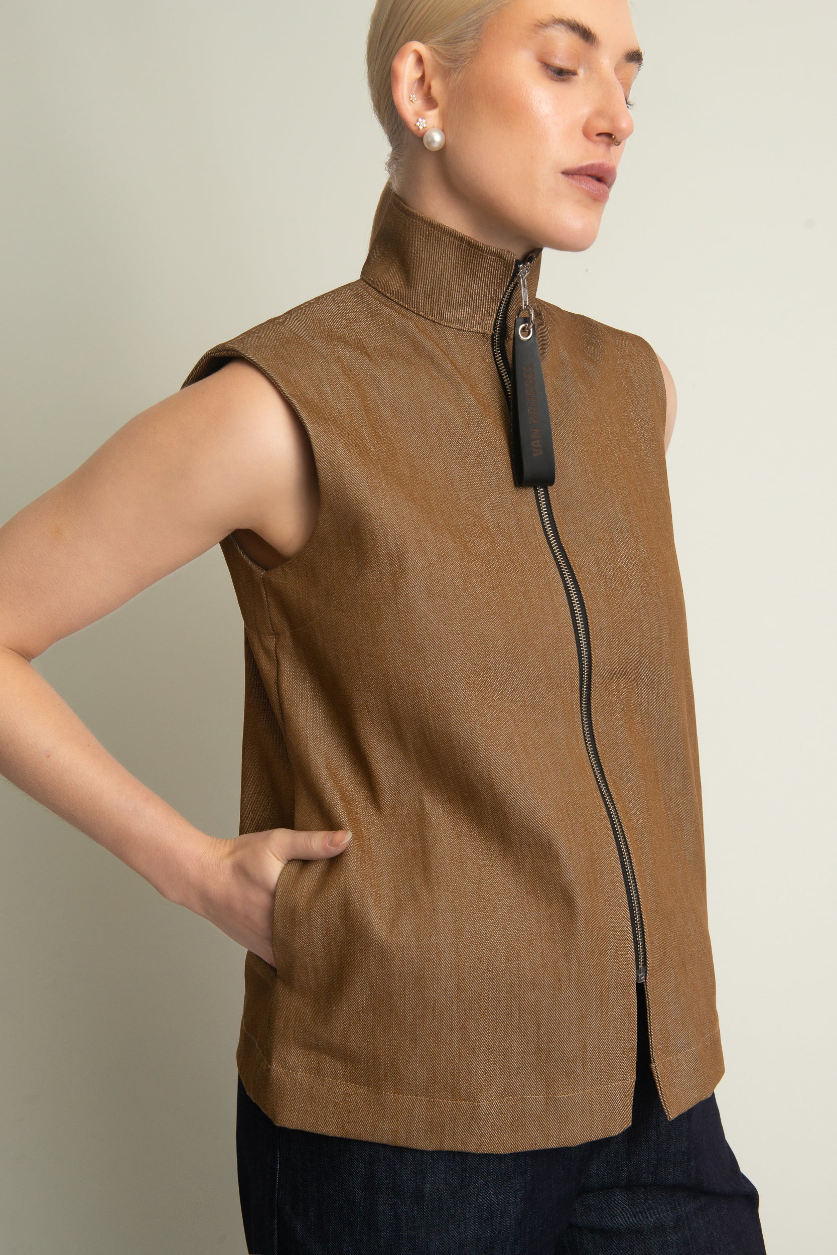 Haiden Vest in Sand