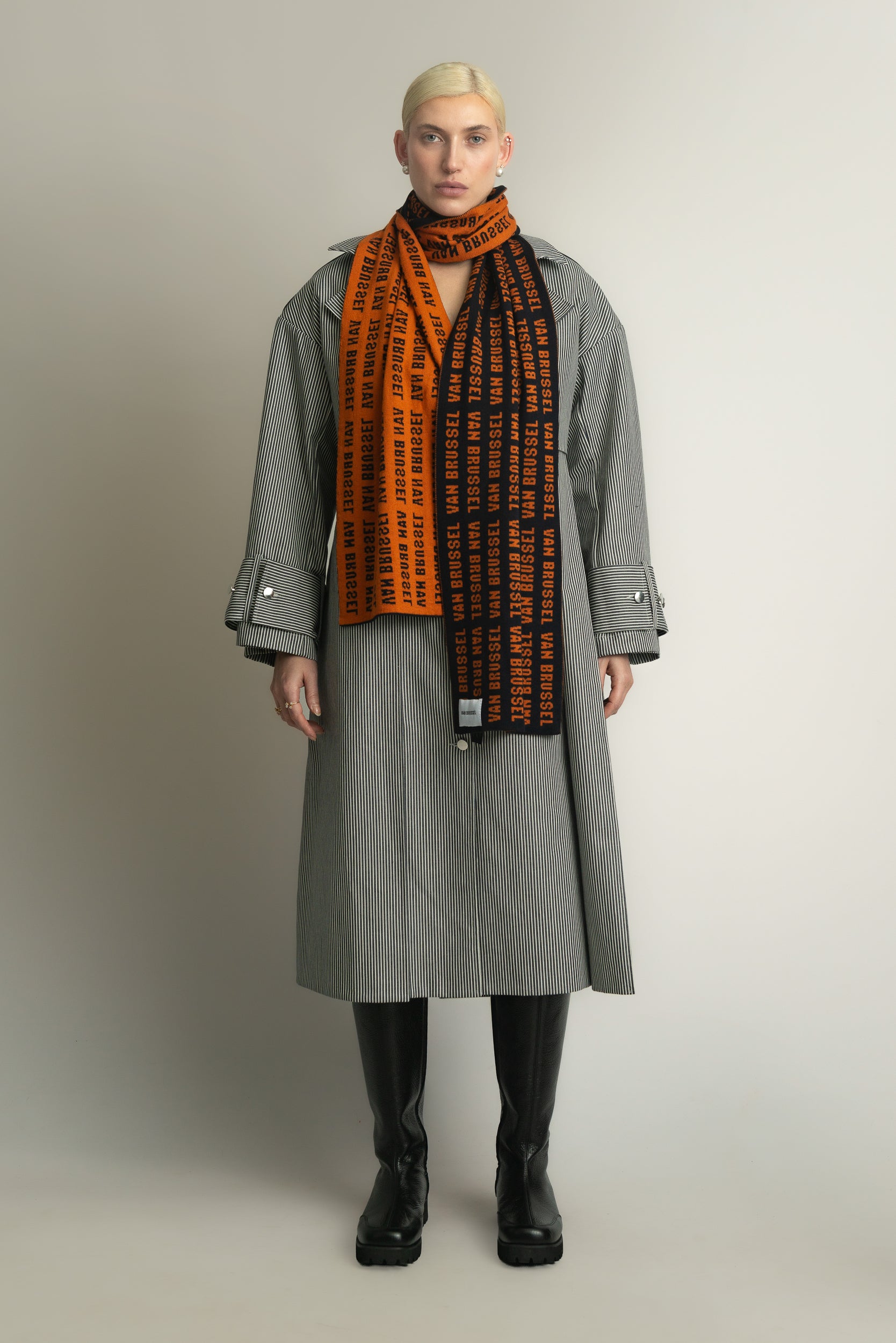 VAN BRUSSEL Wordmark Scarf